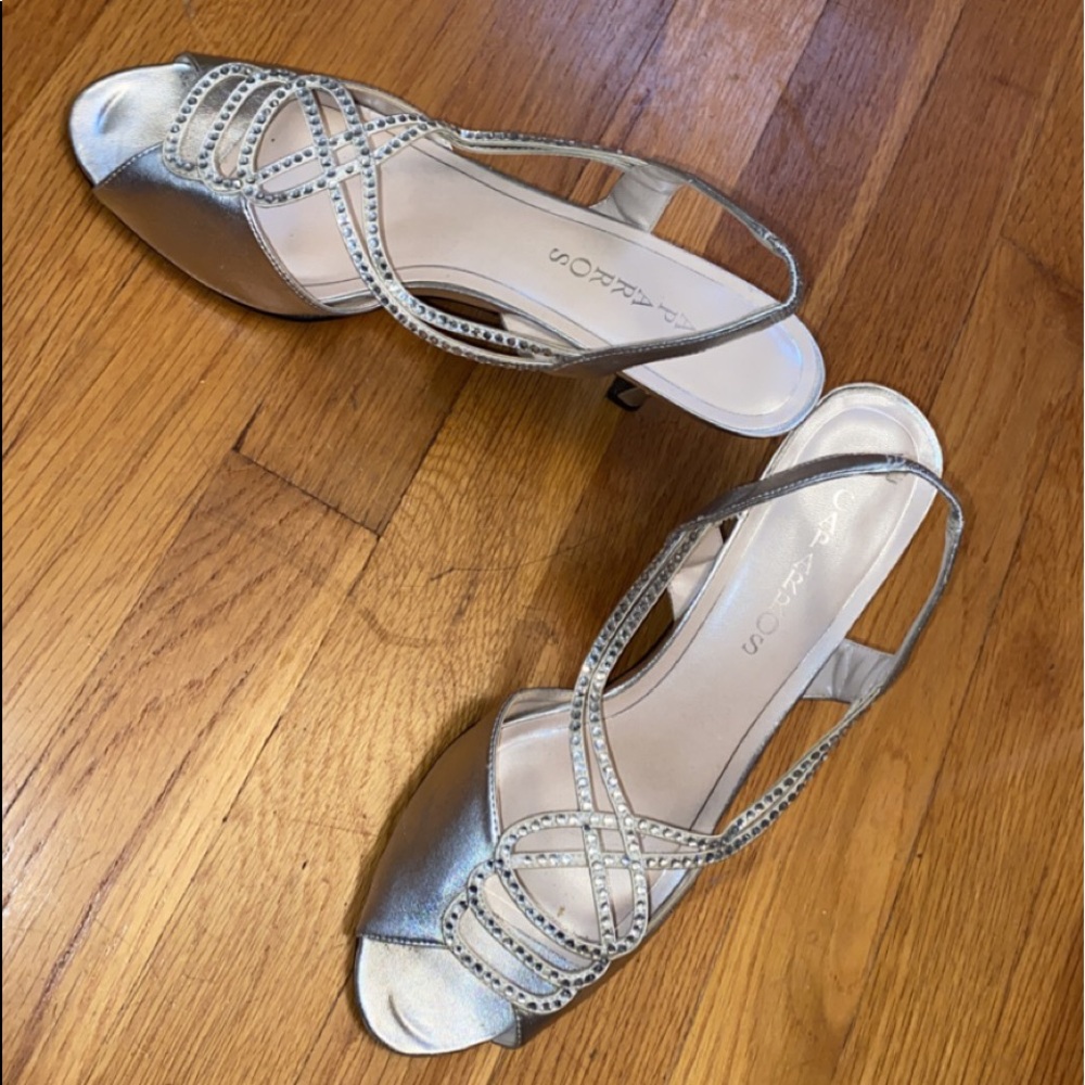 🌟 HOST PICK🌟 Beautiful caparro heels only worn one time!